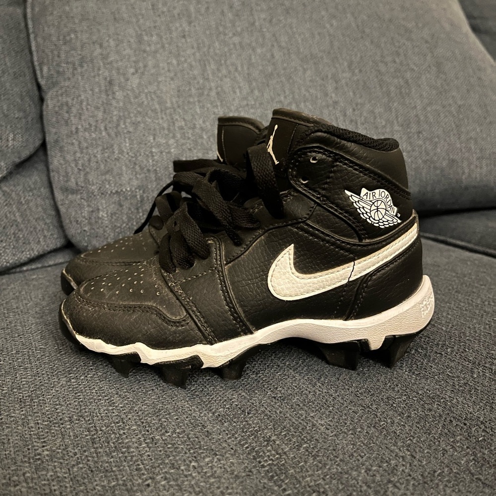 Nike Kids Black and White Football Cleats